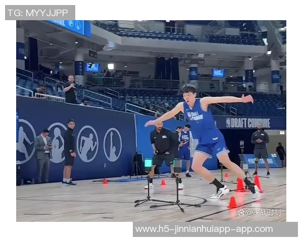 克林根表现出色14投7中砍下18分11篮板4助攻正负值高达16分助球队获胜